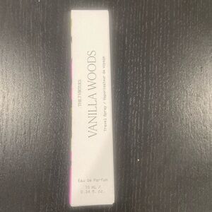 7 virtues vanilla woods fragrance rollerball-Brand New